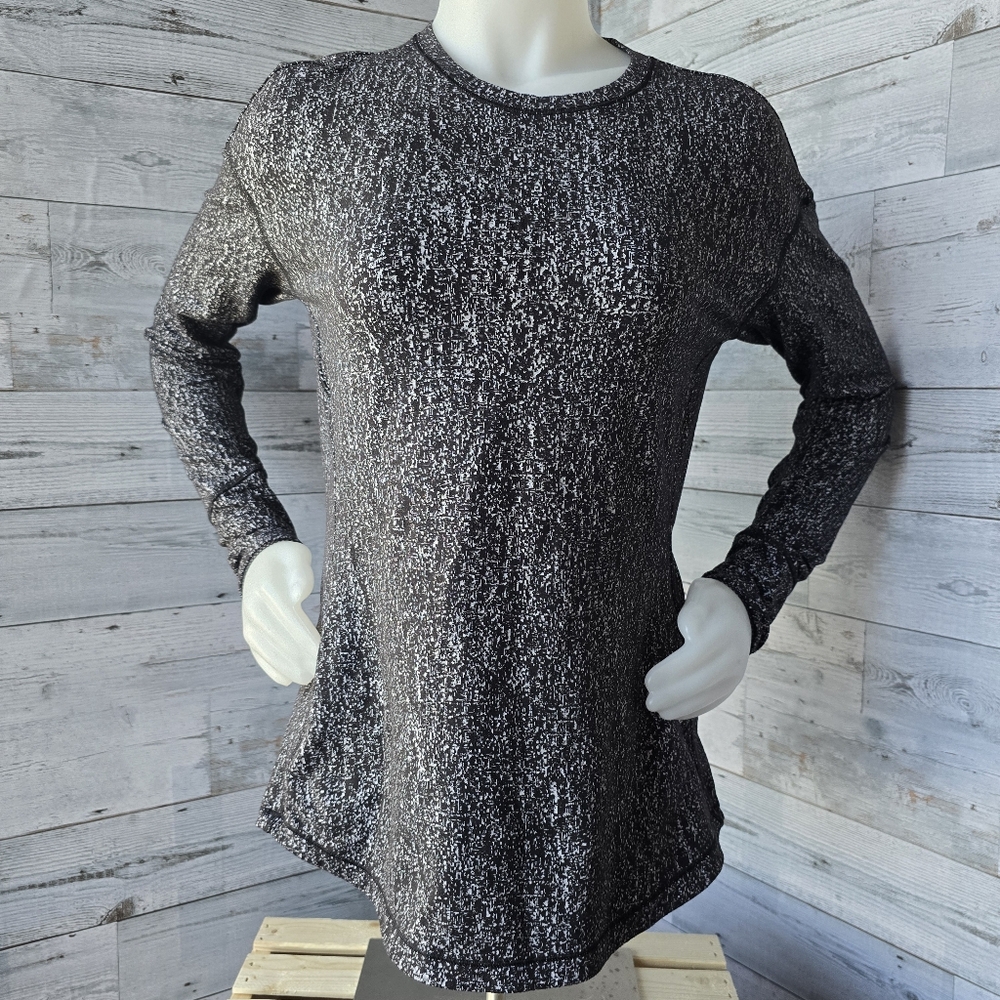 Lululemon Long Sleeved Pull Over Sweater Black White Speckled